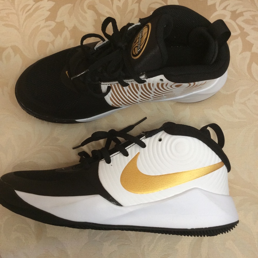 Nike Team Hustle D9 - Picture 2 of 5